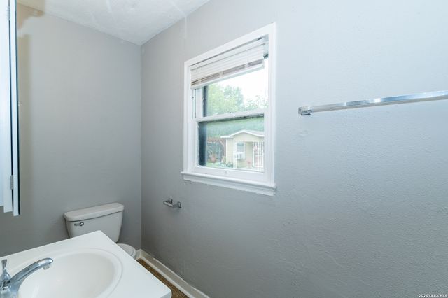 146 Vassar Ln Apt 1, San Antonio, TX 78212