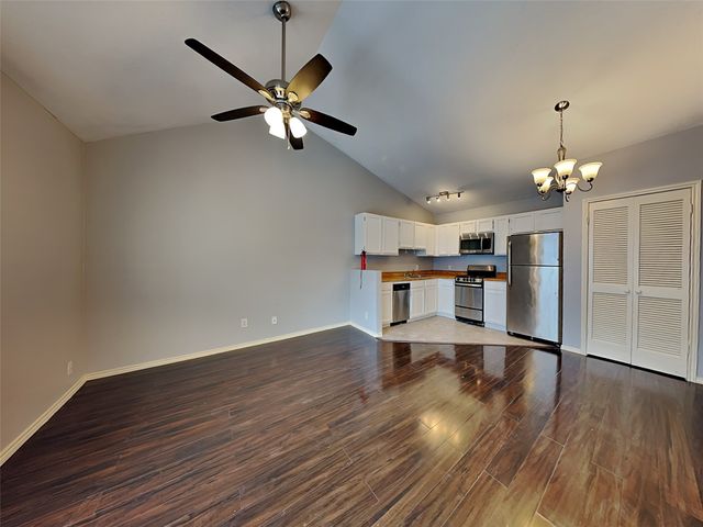 6108 Abrams 323, Dallas, TX 75231