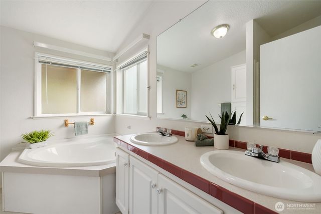 171 NE Averys Lane, Poulsbo, WA 98370