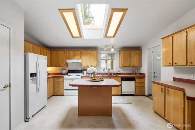 171 NE Averys Lane, Poulsbo, WA 98370