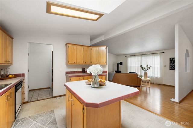 171 NE Averys Lane, Poulsbo, WA 98370