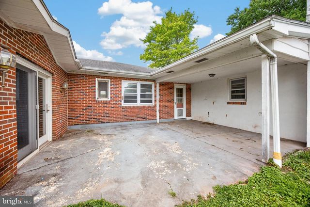 2114 STORE RD, Skippack, PA 19474