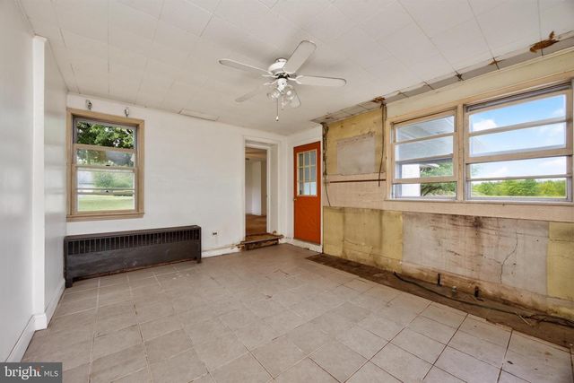 2114 STORE RD, Skippack, PA 19474