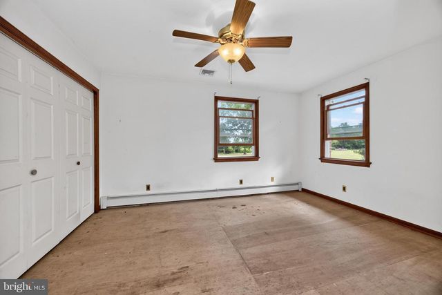 2114 STORE RD, Skippack, PA 19474