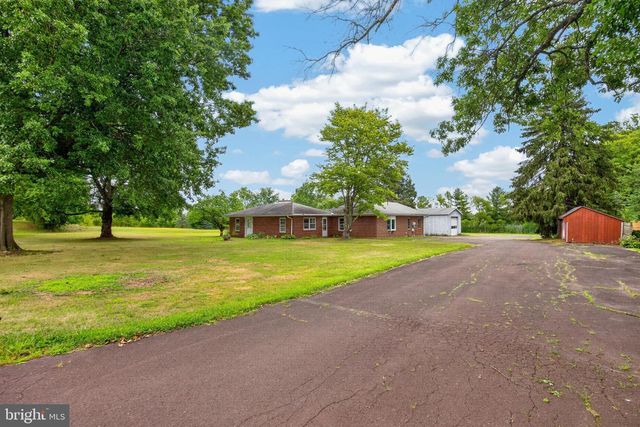 2114 STORE RD, Skippack, PA 19474