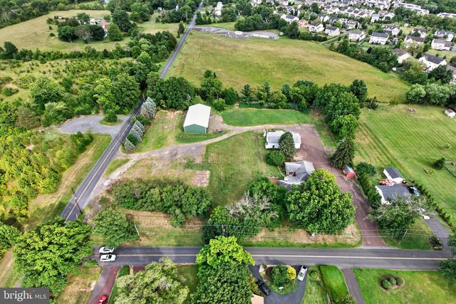 2114 STORE RD, Skippack, PA 19474