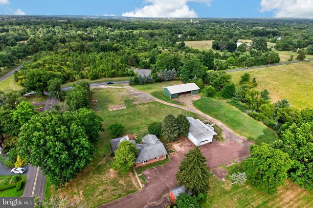 2114 STORE RD, Skippack, PA 19474