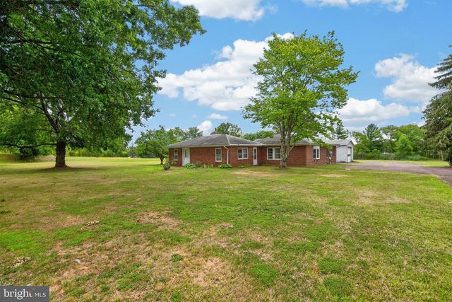 2114 STORE RD, Skippack, PA 19474