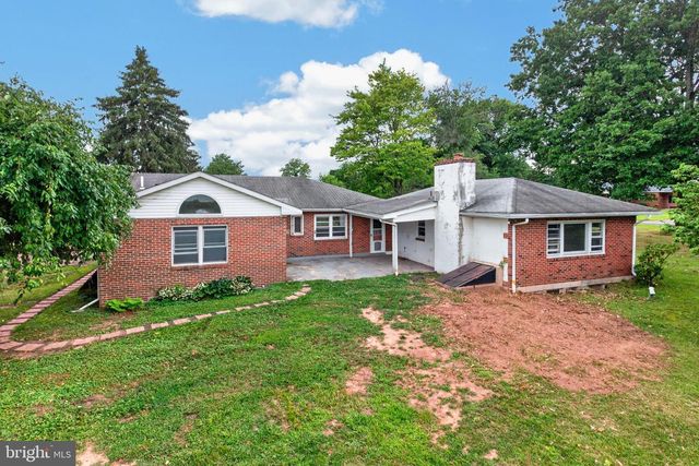 2114 STORE RD, Skippack, PA 19474
