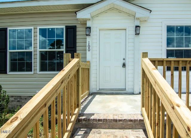 100 Cottonwood Court, Kenly, NC 27542