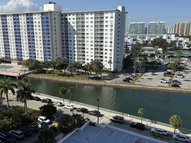 500 Bayview Drive 1031, Sunny Isles Beach, FL 33160