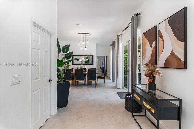 5100 NW 76th Place, Fort Lauderdale, FL 33073
