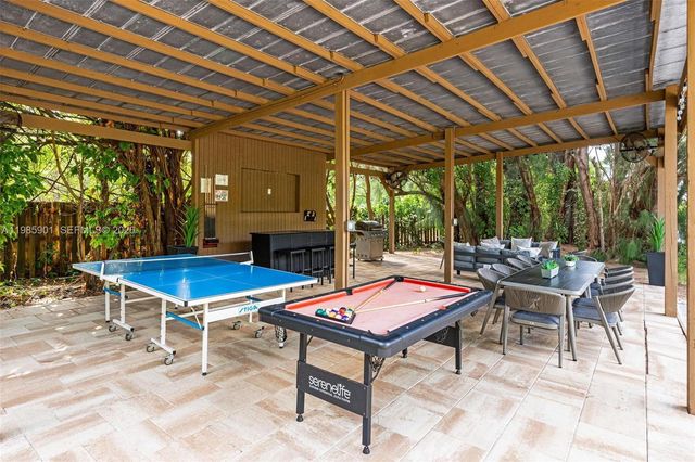 5100 NW 76th Place, Fort Lauderdale, FL 33073