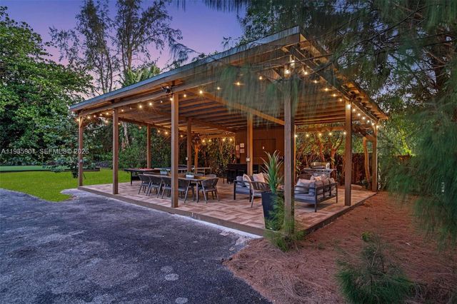 5100 NW 76th Place, Fort Lauderdale, FL 33073