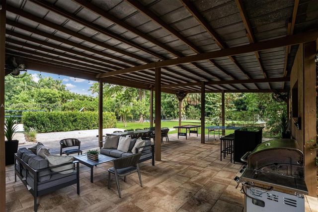 5100 NW 76th Place, Fort Lauderdale, FL 33073
