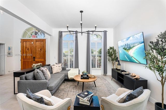 5100 NW 76th Place, Fort Lauderdale, FL 33073