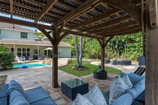 5100 NW 76th Place, Fort Lauderdale, FL 33073