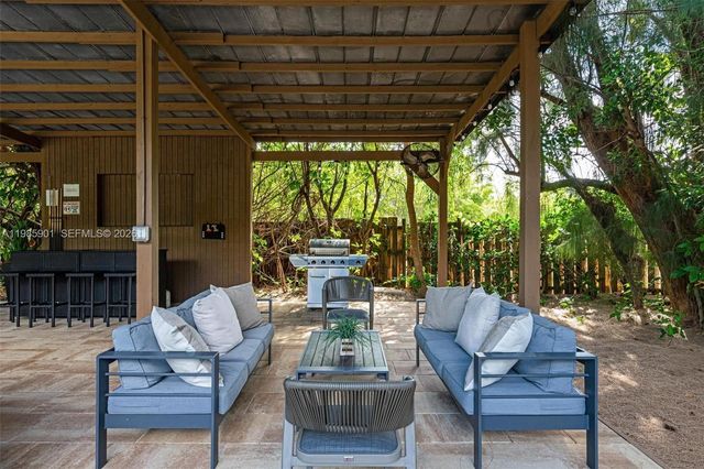5100 NW 76th Place, Fort Lauderdale, FL 33073