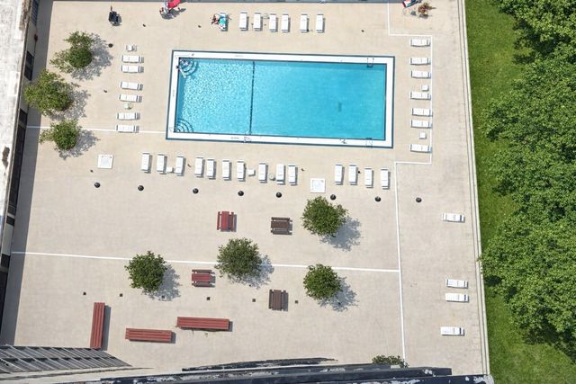 5701 N SHERIDAN Road 30T, Chicago, IL 60660