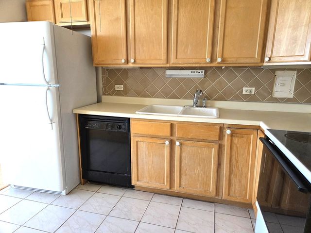 5701 N SHERIDAN Road 30T, Chicago, IL 60660