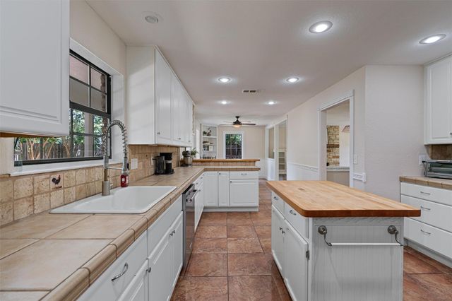 3026 Gabriel View DR, Georgetown, TX 78628
