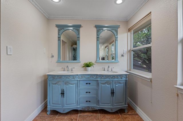 3026 Gabriel View DR, Georgetown, TX 78628
