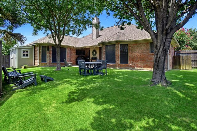 106 Honeysuckle Drive, Justin, TX 76247