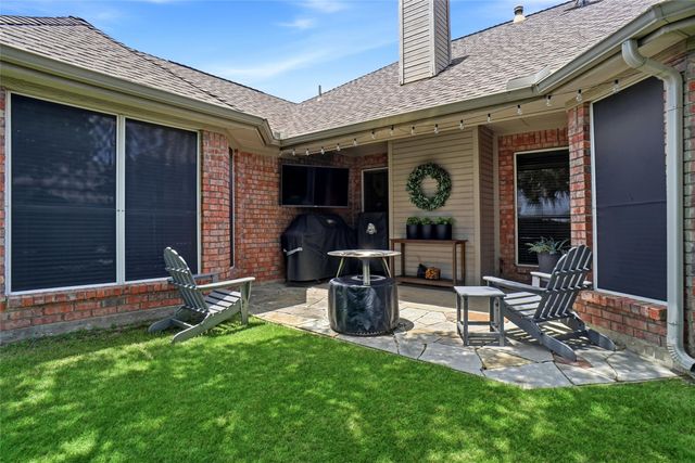 106 Honeysuckle Drive, Justin, TX 76247