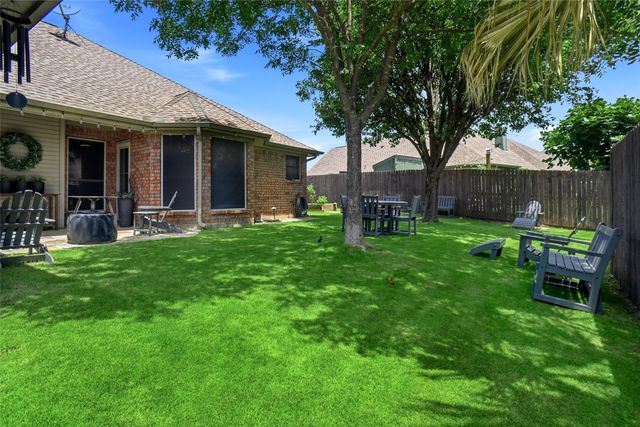 106 Honeysuckle Drive, Justin, TX 76247