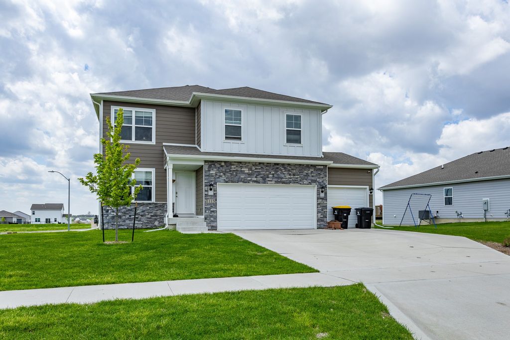 1115 Spruce Street, Waukee, IA 50263