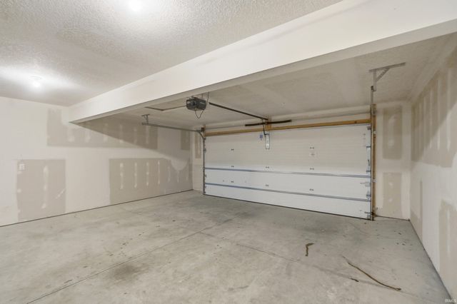 17192 Delancey Court, Huntertown, IN 46748