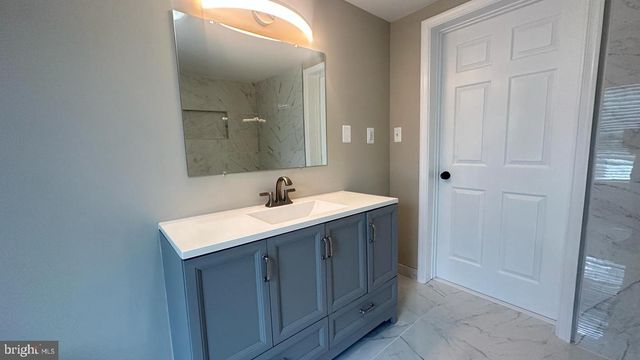 9715 BACK RD, Maurertown, VA 22644