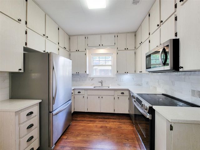 1502 S Market Street, Brenham, TX 77833