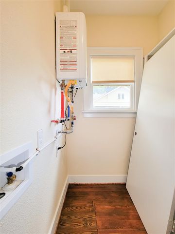 1502 S Market Street, Brenham, TX 77833