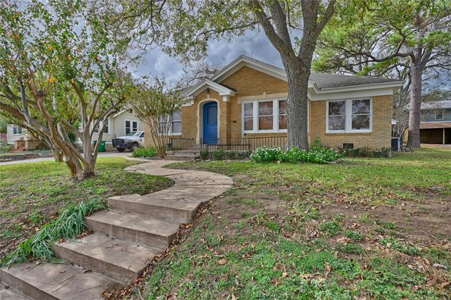 1502 S Market Street, Brenham, TX 77833