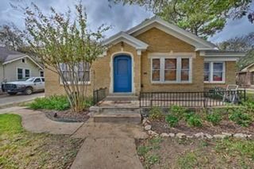 1502 S Market Street, Brenham, TX 77833