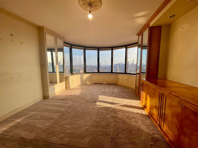 330 E 38TH Street PHC, New York City, NY 10016