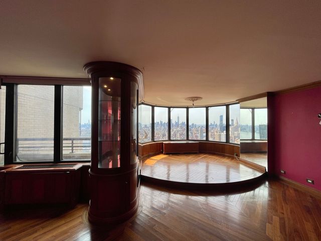 330 E 38TH Street PHC, New York City, NY 10016