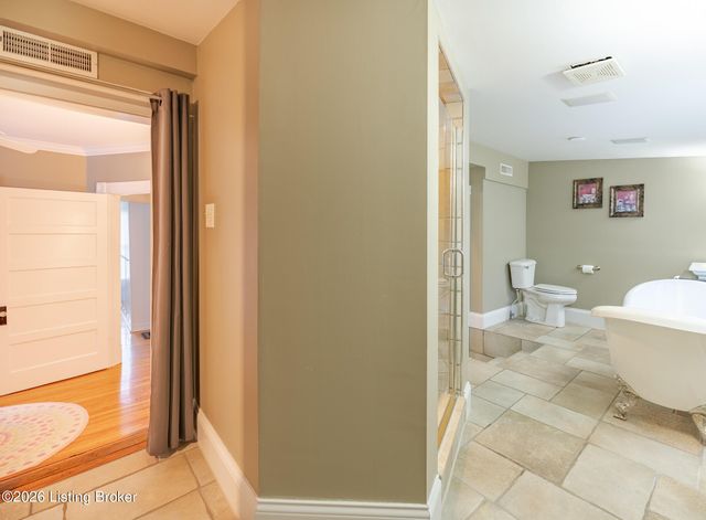 2037 Alta Ave, Louisville, KY 40205