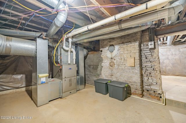 2037 Alta Ave, Louisville, KY 40205