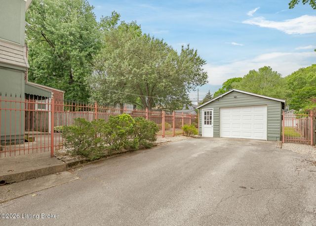 2037 Alta Ave, Louisville, KY 40205