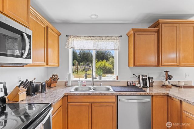 15635 Ursula Lane SE, Yelm, WA 98597