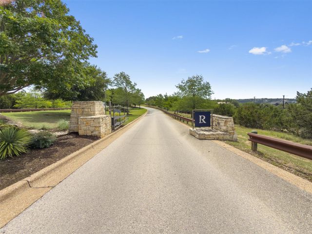 1716 Knights Chance LN, Spicewood, TX 78669