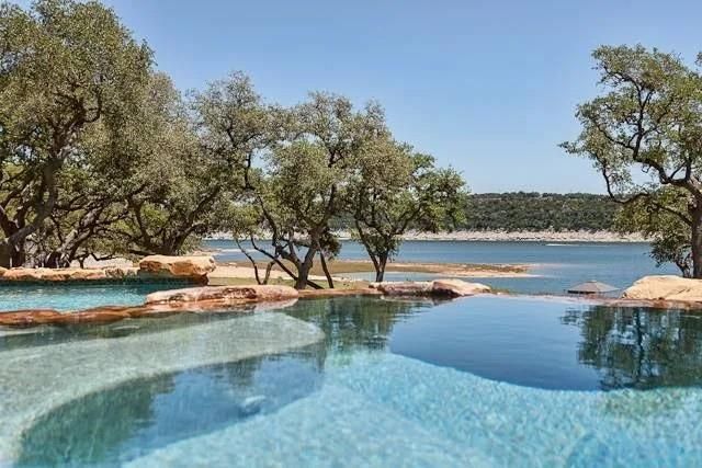 1716 Knights Chance LN, Spicewood, TX 78669