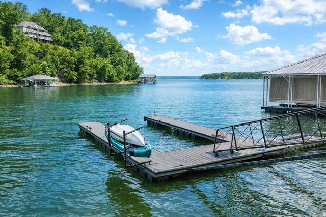 505 SAILBOAT PT, Savannah, TN 38372