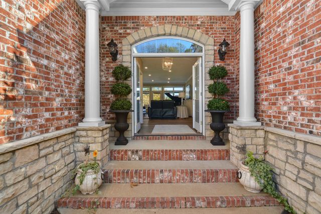 505 SAILBOAT PT, Savannah, TN 38372