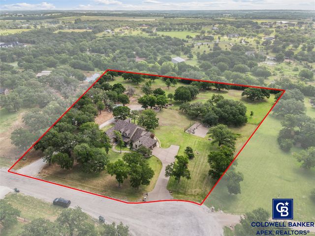 1505 Whispering Oaks Court, Granbury, TX 76049