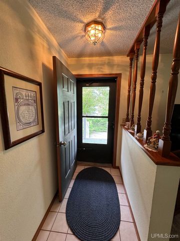 W5940 Springview Dr, Norway, MI 49870