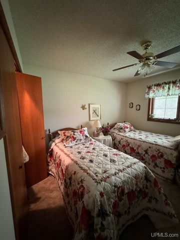 W5940 Springview Dr, Norway, MI 49870