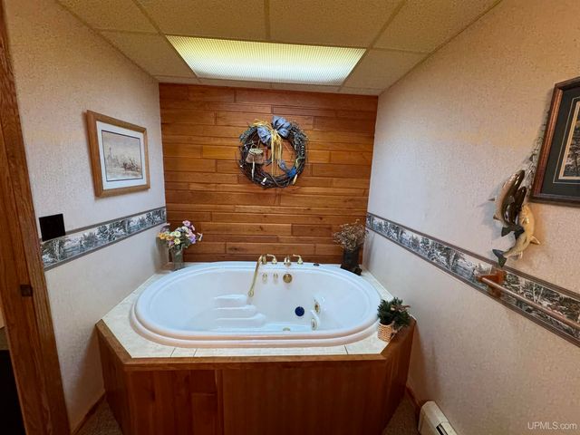 W5940 Springview Dr, Norway, MI 49870